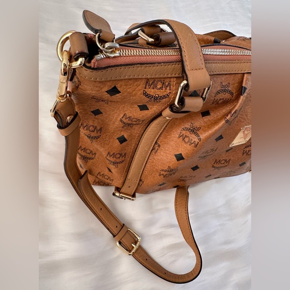 𝙈𝘾𝙈 𝙑𝙞𝙨𝙚𝙩𝙤𝙨 𝙎𝙩𝙪𝙙𝙙𝙚𝙙 𝙈𝙚𝙙𝙞𝙪𝙢 𝙀𝙨𝙨𝙚𝙣𝙩𝙞𝙖𝙡𝙨 - Picture 4 of 16